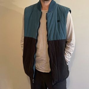 Vintage Billabong puffer vest